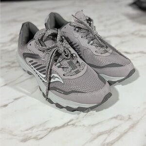 Saucony Men's Light Gray Athletic Shoes
